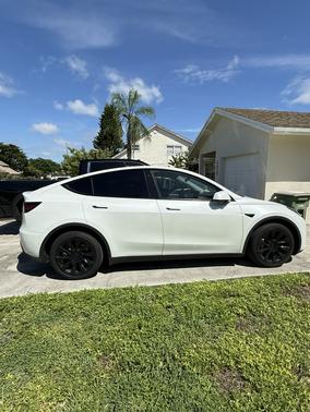 White 2022 Tesla Model Y Long Range