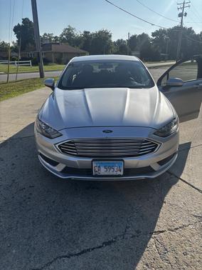 Silver 2017 Ford Fusion SE
