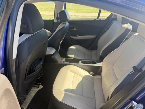 2012 Chevrolet Volt Base