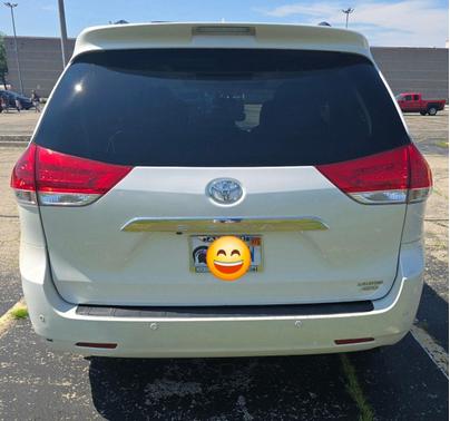 White 2013 Toyota Sienna Limited