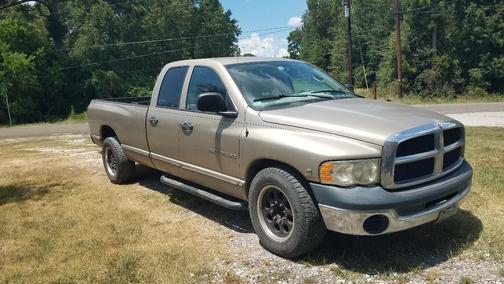Gold 2004 Dodge Ram 2500 ST Quad Cab