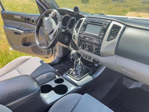 White 2013 Toyota Tacoma Base