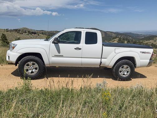 White 2013 Toyota Tacoma Base