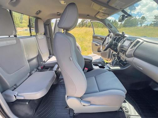 White 2013 Toyota Tacoma Base