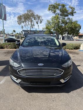 Black 2017 Ford Fusion SE