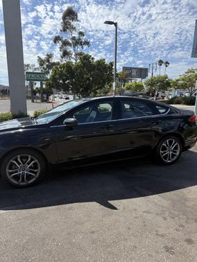 Black 2017 Ford Fusion SE