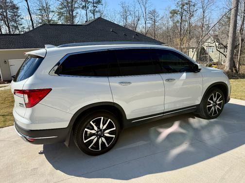 2022 Honda Pilot Touring 7-Passenger