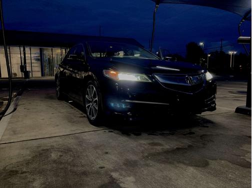 Photo 1 of 6 of 2015 Acura TLX V6 Tech