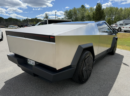 2025 Tesla Cybertruck Cyberbeast