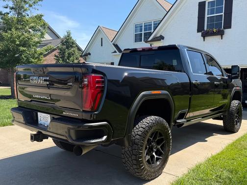 Black 2024 GMC Sierra 2500 Denali Ultimate