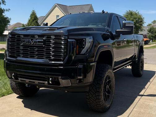 Black 2024 GMC Sierra 2500 Denali Ultimate