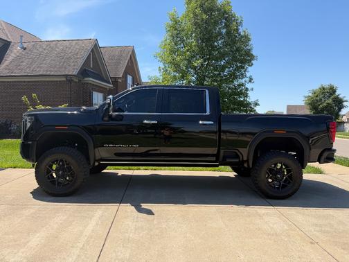 Black 2024 GMC Sierra 2500 Denali Ultimate