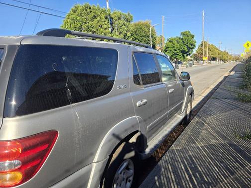 Silver 2001 Toyota Sequoia SR5