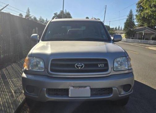 Silver 2001 Toyota Sequoia SR5