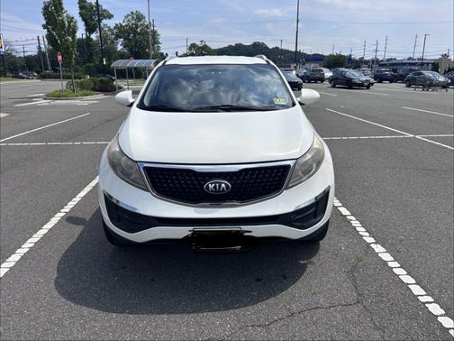White 2016 Kia Sportage LX