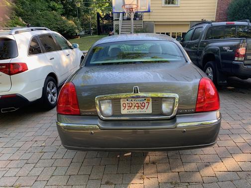 2004 Lincoln Town Car Signature