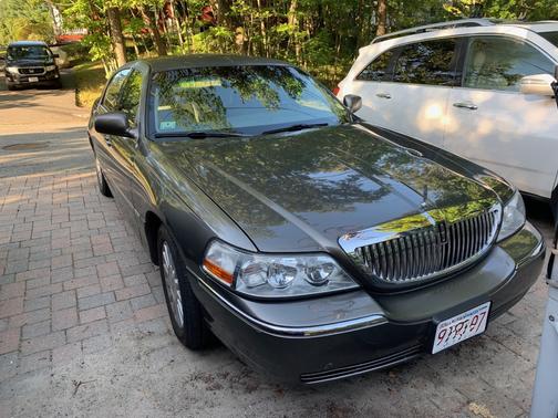 2004 Lincoln Town Car Signature
