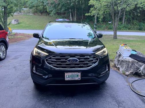 Black 2022 Ford Edge SEL
