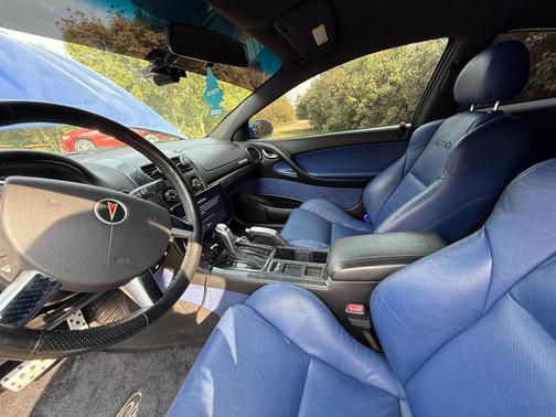 Blue 2004 Pontiac GTO Base