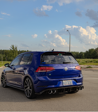 Blue 2018 Volkswagen Golf R 4-Door w/DCC & Navigation