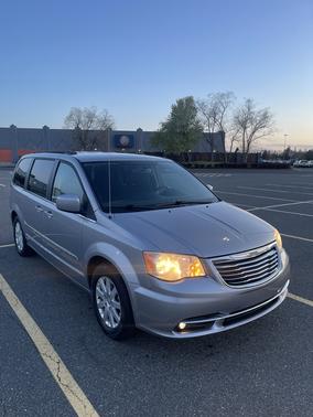 2014 Chrysler Town & Country Touring