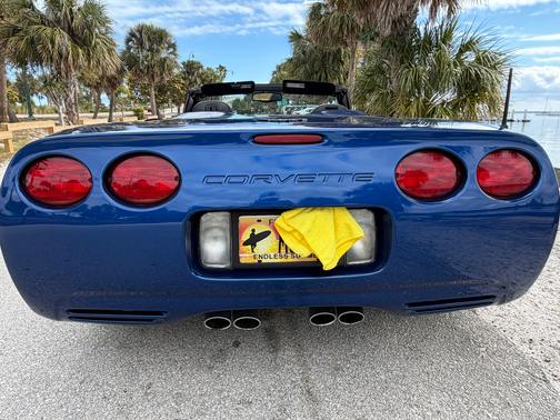 2002 Chevrolet Corvette Base