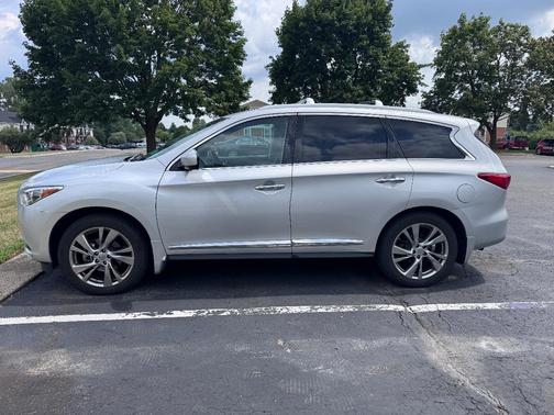 Silver 2013 INFINITI JX35 Base
