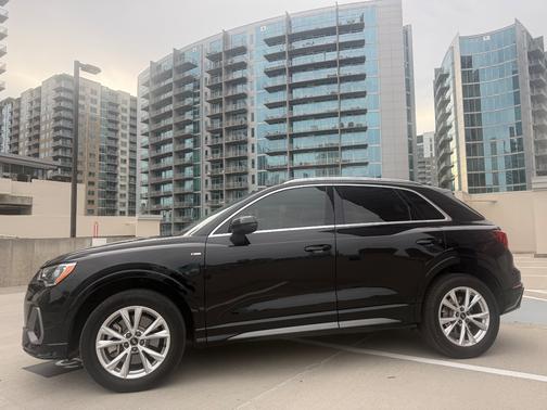 2022 Audi Q3 45 S line Premium