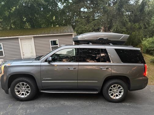 Gray 2019 GMC Yukon SLT Standard Edition