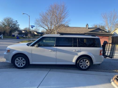 2010 Ford Flex SE