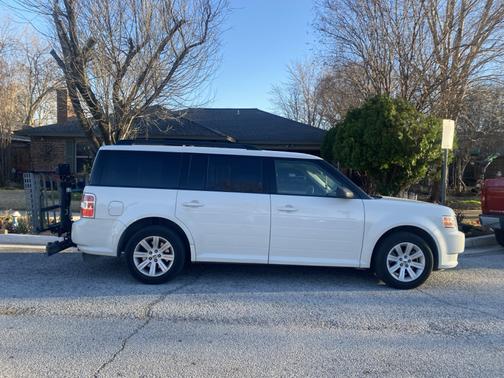 2010 Ford Flex SE