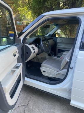 2010 Ford Flex SE