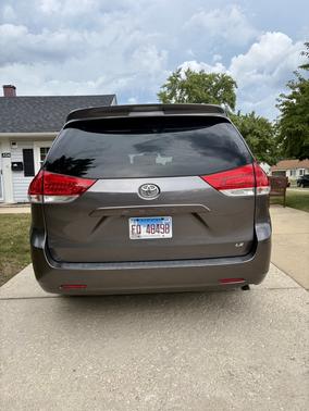 2011 Toyota Sienna LE