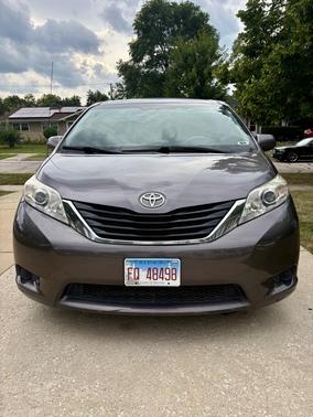 2011 Toyota Sienna LE