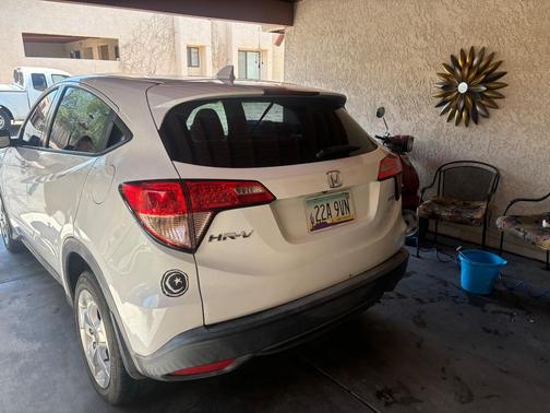 White 2016 Honda HR-V LX