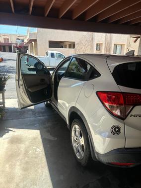 White 2016 Honda HR-V LX