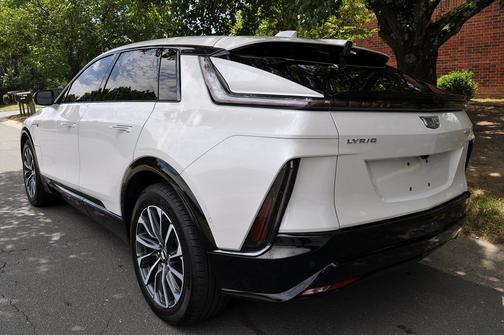 2024 Cadillac LYRIQ Sport