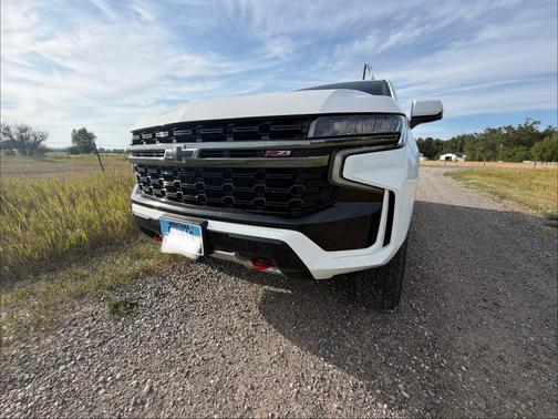 White 2022 Chevrolet Suburban Z71