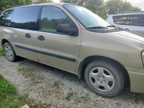 Beige 2007 Ford Freestar SE