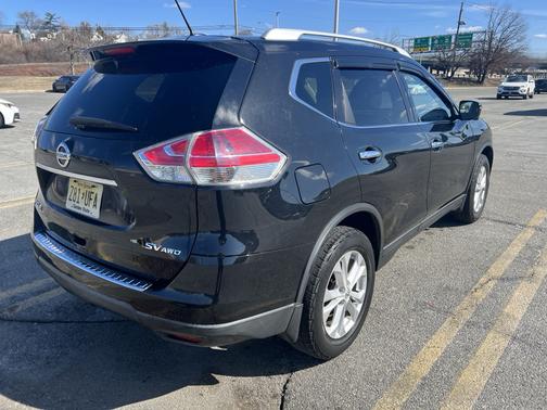 2016 Nissan Rogue SV