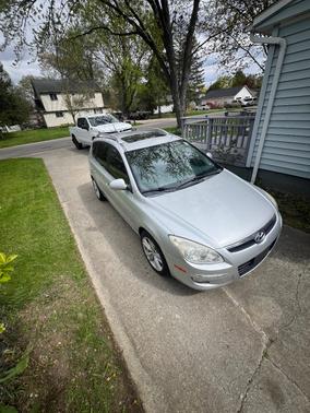 Silver 2011 Hyundai Elantra Touring SE