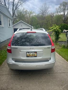 Silver 2011 Hyundai Elantra Touring SE