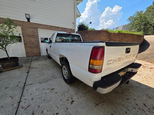 White 2000 Chevrolet Silverado 1500 Base