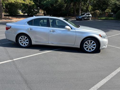 Silver 2009 Lexus LS 460 Base