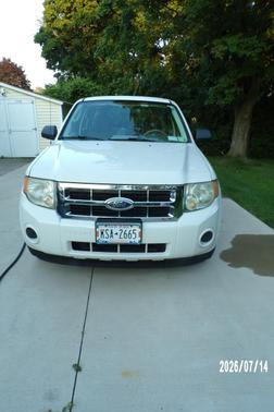 White 2009 Ford Escape XLS