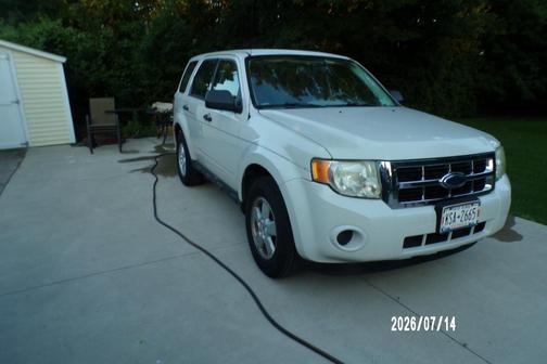 White 2009 Ford Escape XLS