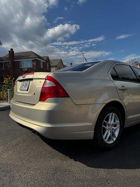 2010 Ford Fusion S