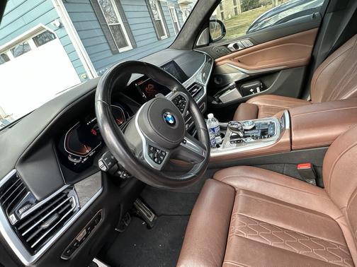 2021 BMW X7 M50i