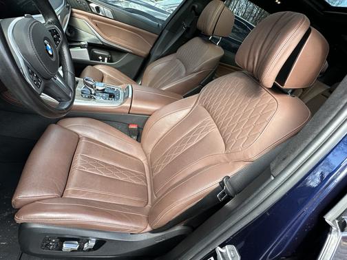 2021 BMW X7 M50i