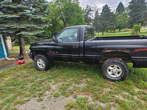 Black 1998 Dodge Ram 1500 Base